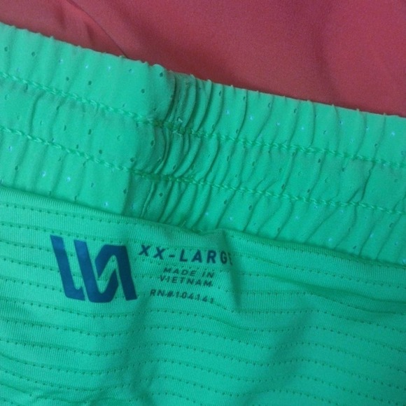 VRST running shorts lot of 2 chameleon green and fiesta size 2XL - Picture 4 of 8